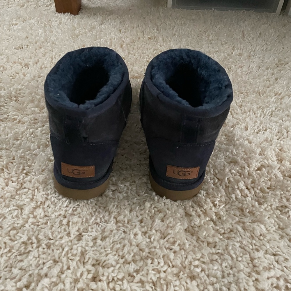 Mini UGGS - Picture 4 of 4
